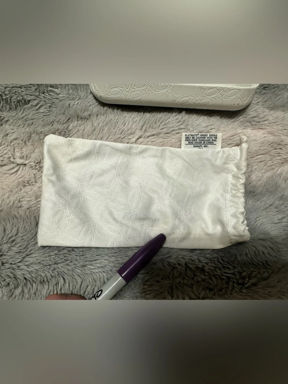 Oakley White Hard Clamshell Eyeglasses Case With Matching Pouch